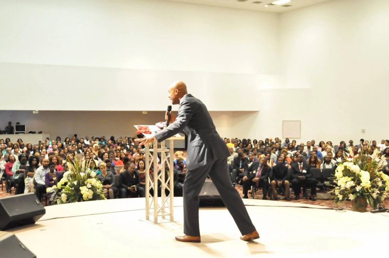 Pastor Keion Henderson preaching to the congregation at the Rankin Road campus, 2015